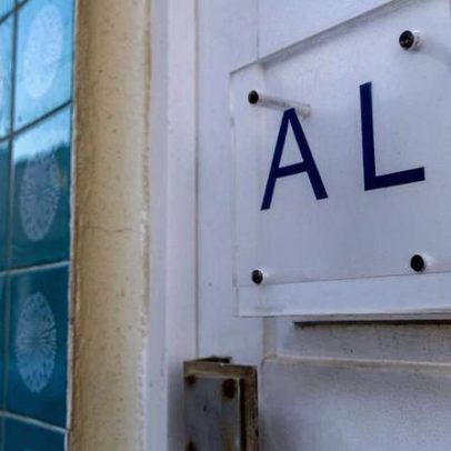 Maioria dos portugueses apoia reduzir alojamento local e controlar turismo