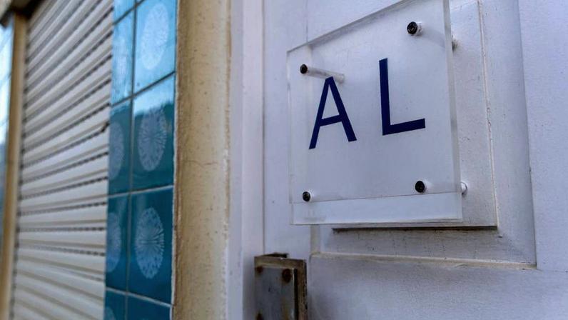 Maioria dos portugueses apoia reduzir alojamento local e controlar turismo