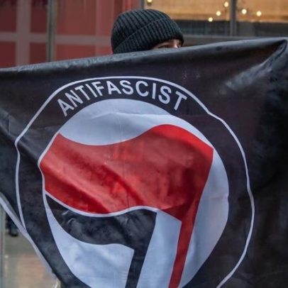 Seis membros do grupo Antifa Ost vão a julgamento na Alemanha