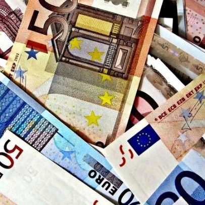Juros da dívida portuguesa caem a dois anos e sobem a cinco e a 10 anos