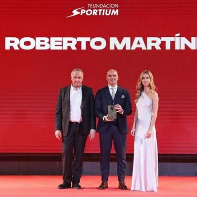 Roberto Martínez vence prémio em Espanha e aponta ao Mundial