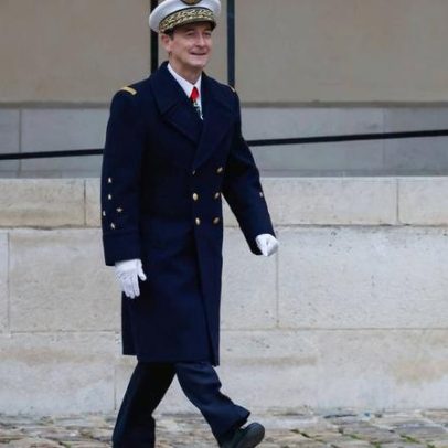 Kate Middleton quebra protocolo ao abraçar cantora Jessie J