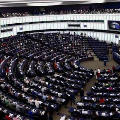Eurodeputadas grávidas poderão delegar voto durante ausência