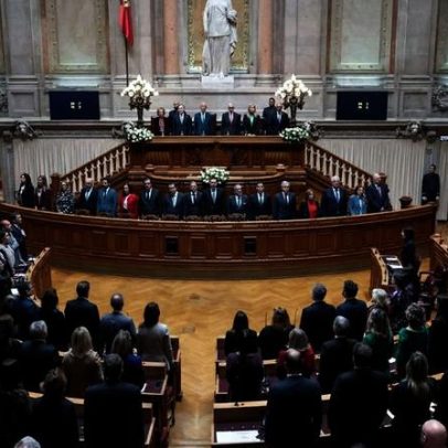 Parlamento assinala 50 anos do 25 de Novembro com sessão igual à Revolução