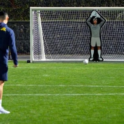 Cristiano Ronaldo encara guarda-redes robô e pode marcar?