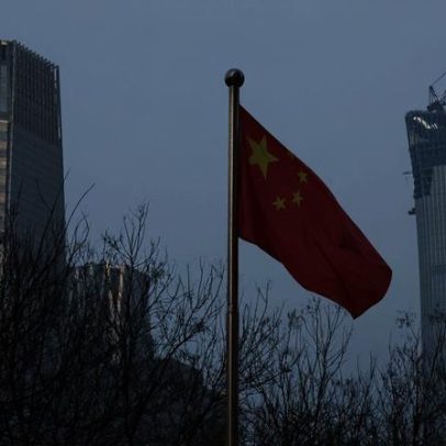 China constrói porta-aviões nuclear para rivalizar com EUA