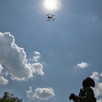 Militares holandeses abrem fogo contra drones sobre a Base Aérea de Volkel