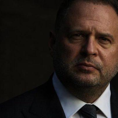 Chefe de gabinete de Zelensky é alvo de buscas por suspeitas de corrupção.