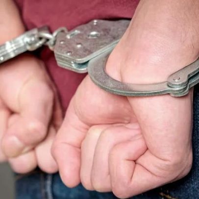 Casal britânico indenizado em 23 mil euros por detenção incorreta