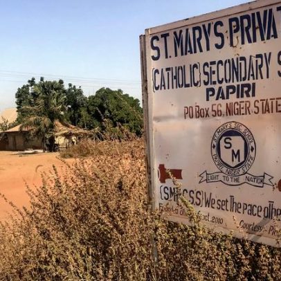Cinquenta alunos sequestrados fogem de sequestradores na Nigéria