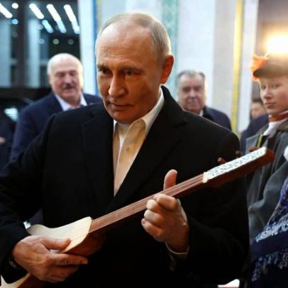 Putin surpreende ao tocar instrumento tradicional do Quirguistão