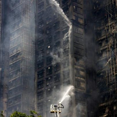 Hong Kong inicia investigação anticorrupção após incêndio mais mortífero