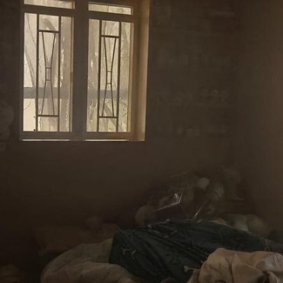 Li ficou 2 horas preso num prédio em chamas em Hong Kong