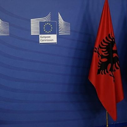 UE abre último capítulo das negociações de adesão com a Albânia