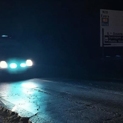 Morto e quatro feridos em colisão entre autocarro e dois carros perto de Évora