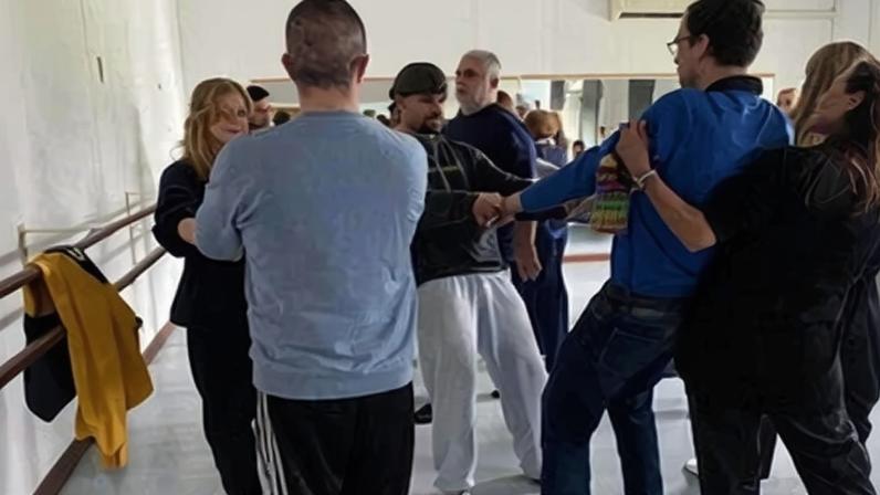 Estudantes de Dança promovem aula prática com pessoas com deficiência