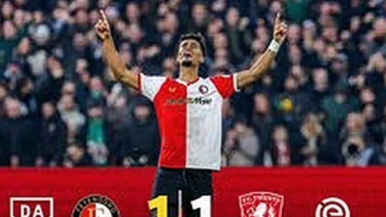 Trivela de ex-FC Porto emociona adeptos em Roterdão