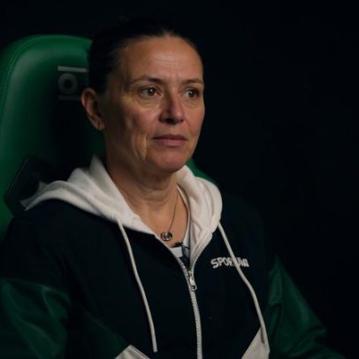 Jogadora reivindica reconhecimento pelas contribuições ao futebol feminino