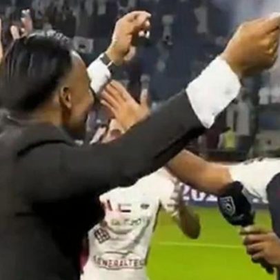 José Morais celebra conquista da Supertaça dos EAU