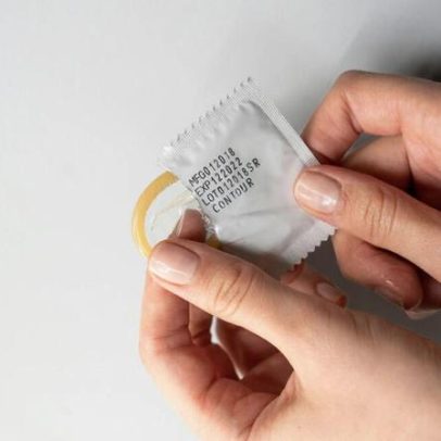 China taxa IVA a preservativos e pílulas em época de queda da natalidade