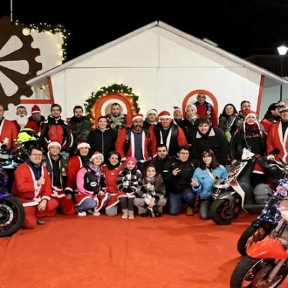 Desfile de Pais e Mães Natal de moto anima manhã em Alpiarça