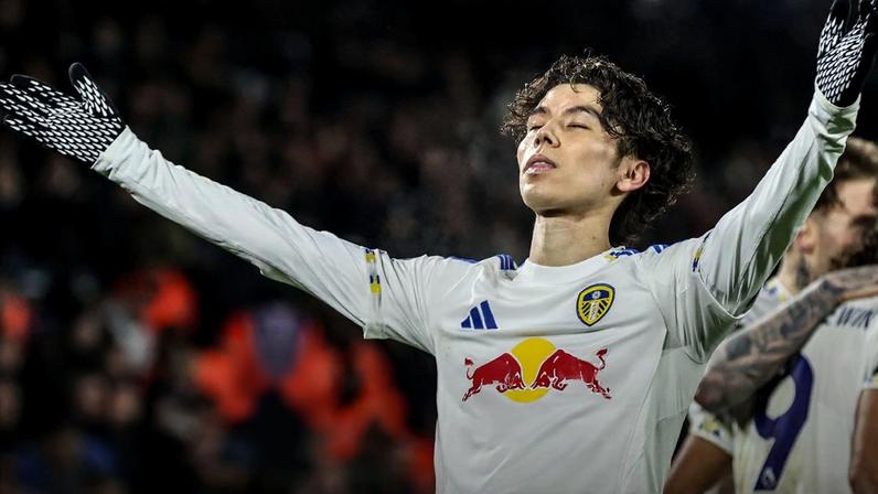 Ao Tanaka marca golo da loucura em Leeds