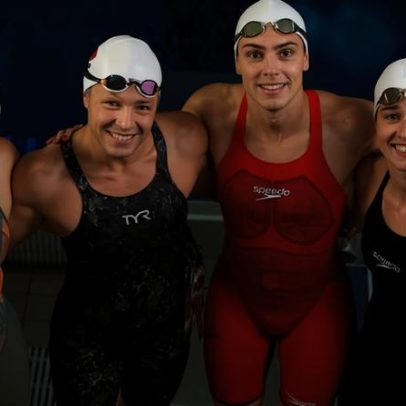 Estafeta feminina 4x50 estilos bate recorde nacional nos europeus
