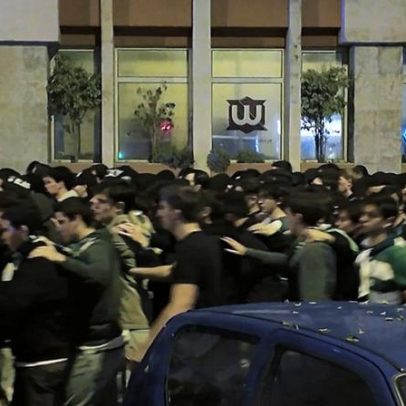 Provocações entre adeptos no cortejo do Sporting rumo ao Estádio da Luz