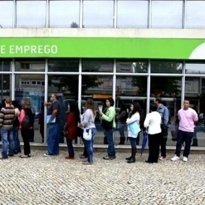 Desemprego nos centros de emprego cai 7,2% em novembro