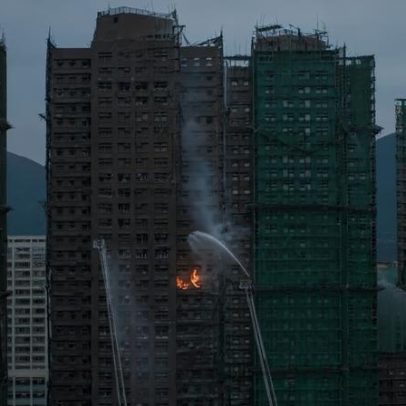 Hong Kong anuncia investigação independente ao incêndio e mantém eleições