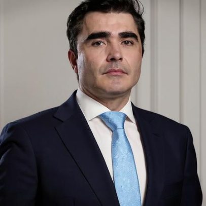 Faculdade de Direito suspende contrato de ex-adjunto do MJ por abuso de menores