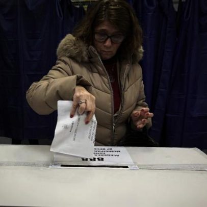 Bucareste vota em eleições que podem eleger a extrema-direita na capital da UE