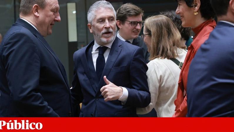 Ministros da UE acordam realocar 21 mil candidatos a asilo no próximo ano