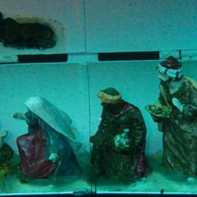 Mergulhadores portugueses deixam presépio no fundo do mar