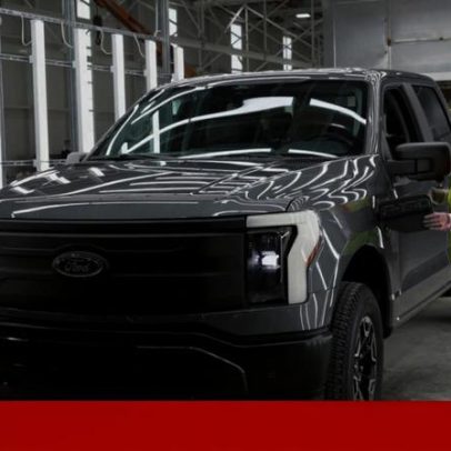 Ford recua na eletrificação e assume encargo de 19,5 mil milhões de dólares