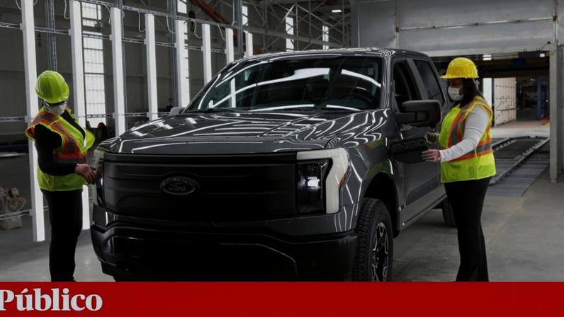 Ford recua na eletrificação e assume encargo de 19,5 mil milhões de dólares