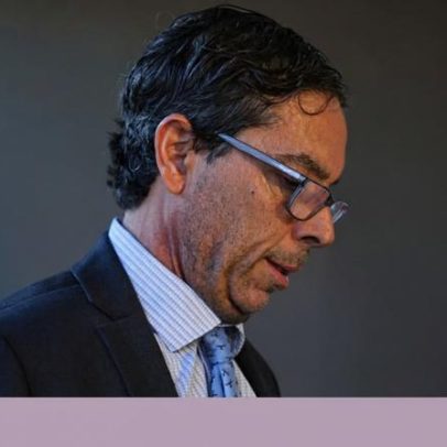 Médico no caso da morte de Matthew Perry condenado a prisão domiciliária