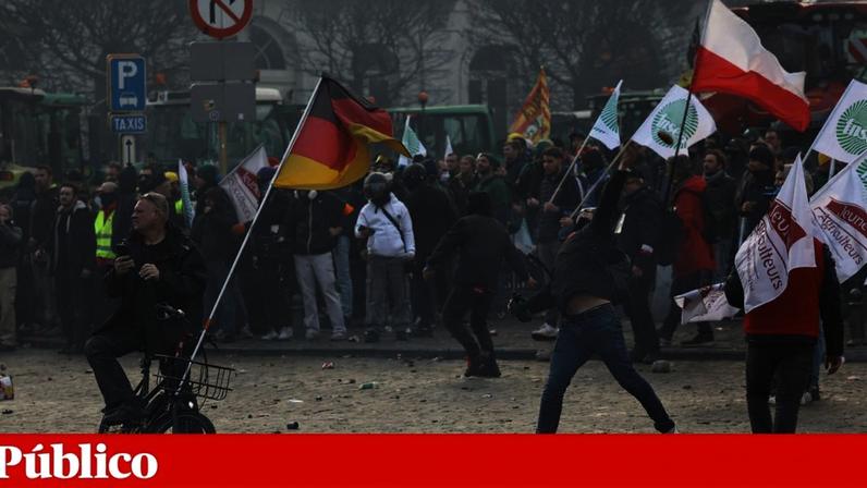 Milhares de agricultores de toda a Europa concentraram-se em Bruxelas em protesto contra o acordo de comércio livre entre a UE e o Mercosul