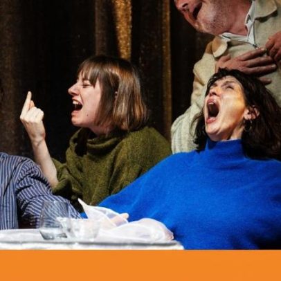 Raquel S. confronta a imagem ideal da família no marketing de Natal