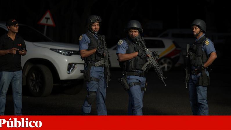 Homens armados matam nove pessoas na África do Sul
