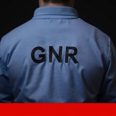 Homem mata criança de 13 anos com arma branca em Tomar e morre em explosão