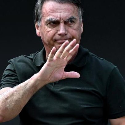 Jair Bolsonaro submetido a procedimento para tratar soluços persistentes