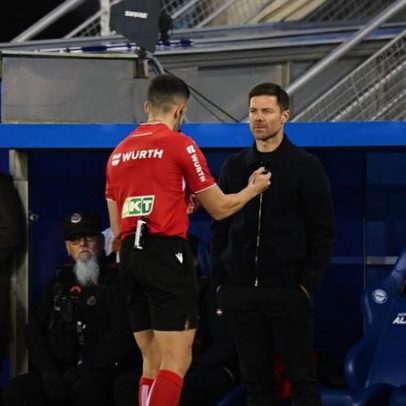 Xabi Alonso critica arbitragem, pede continuidade e elogia substituto de Carreras
