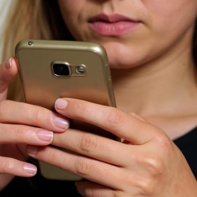 França pretende proibir redes sociais a menores de 15 anos