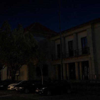 Detidos por apresentar 505 mil euros falsos