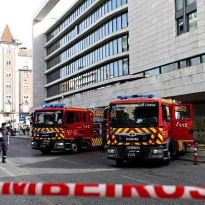 Sindicato denuncia desfibrilhadores de Lisboa com componentes fora de validade