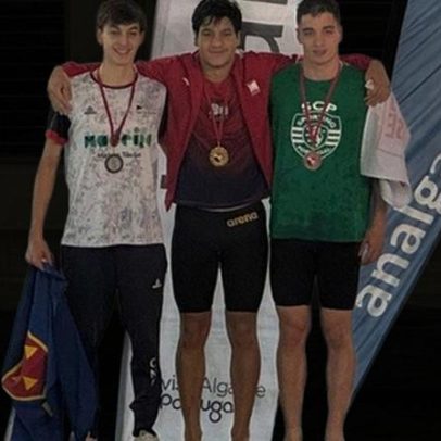Nadadores juvenis do Clube Naval do Funchal obtêm bons resultados no Algarve