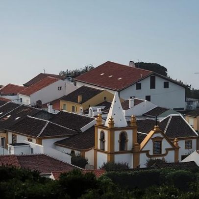 Paróquia de Corvo angaria verbas para obras na igreja matriz