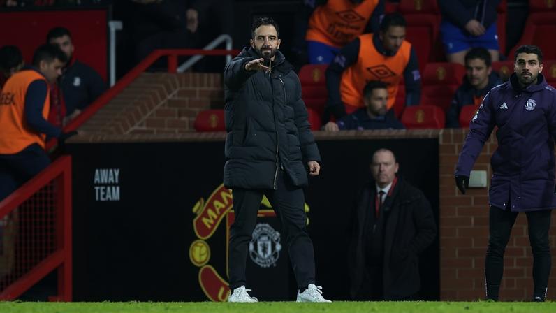 Manchester United, de Ruben Amorim, recebe o Newcastle, partida da Premier League - Foto: Imago