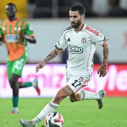 Treinador do Besiktas explica ausência de Rafa: não estava pronto
